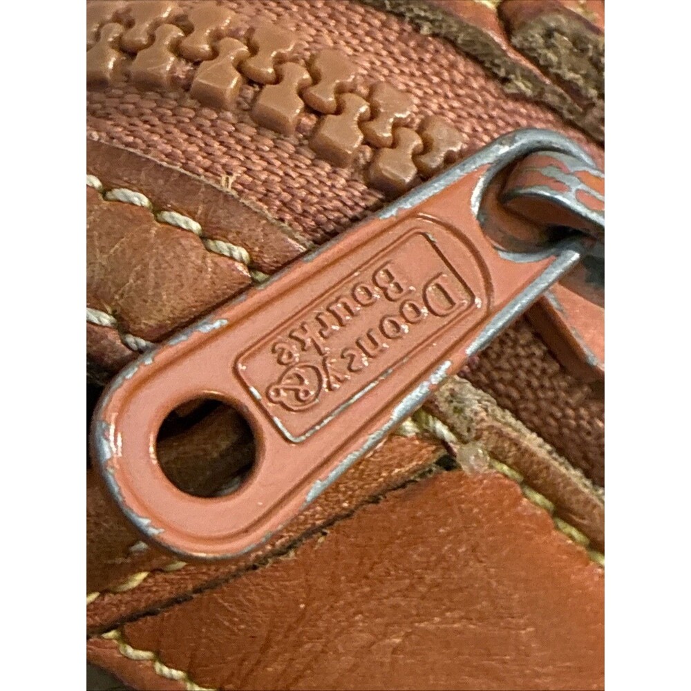 Vintage Dooney Bourke USA Pebbled Leather Crossbody Bag Purse All Weather Taupe - Picture 13 of 16